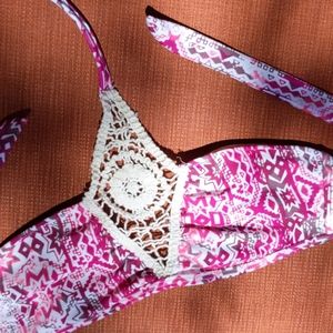 SO Macrame Pink White Boho Bikini Top . Size XS